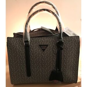 NWT - GUESS Purse